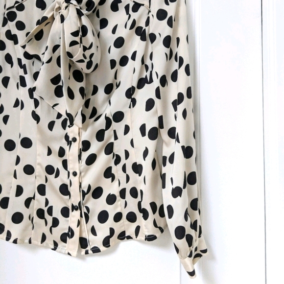 Elegant Black & White Blouse with bow - Picture 12 of 16